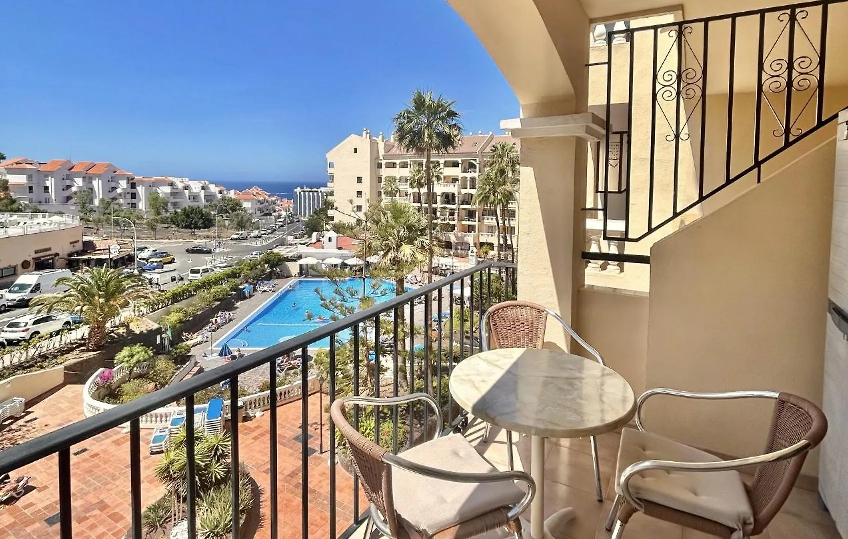 Pool And Sea View Studio In Castle Harbour C010 Los Cristianos