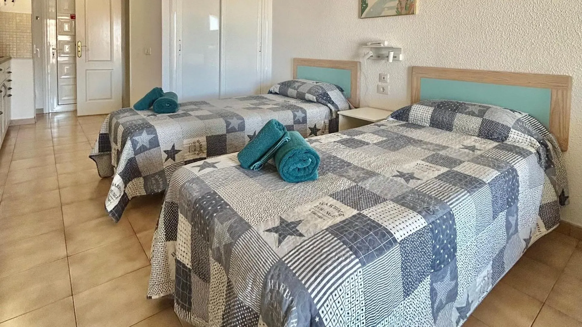 Apartment Pool And Sea View Studio In Castle Harbour C010 Los Cristianos