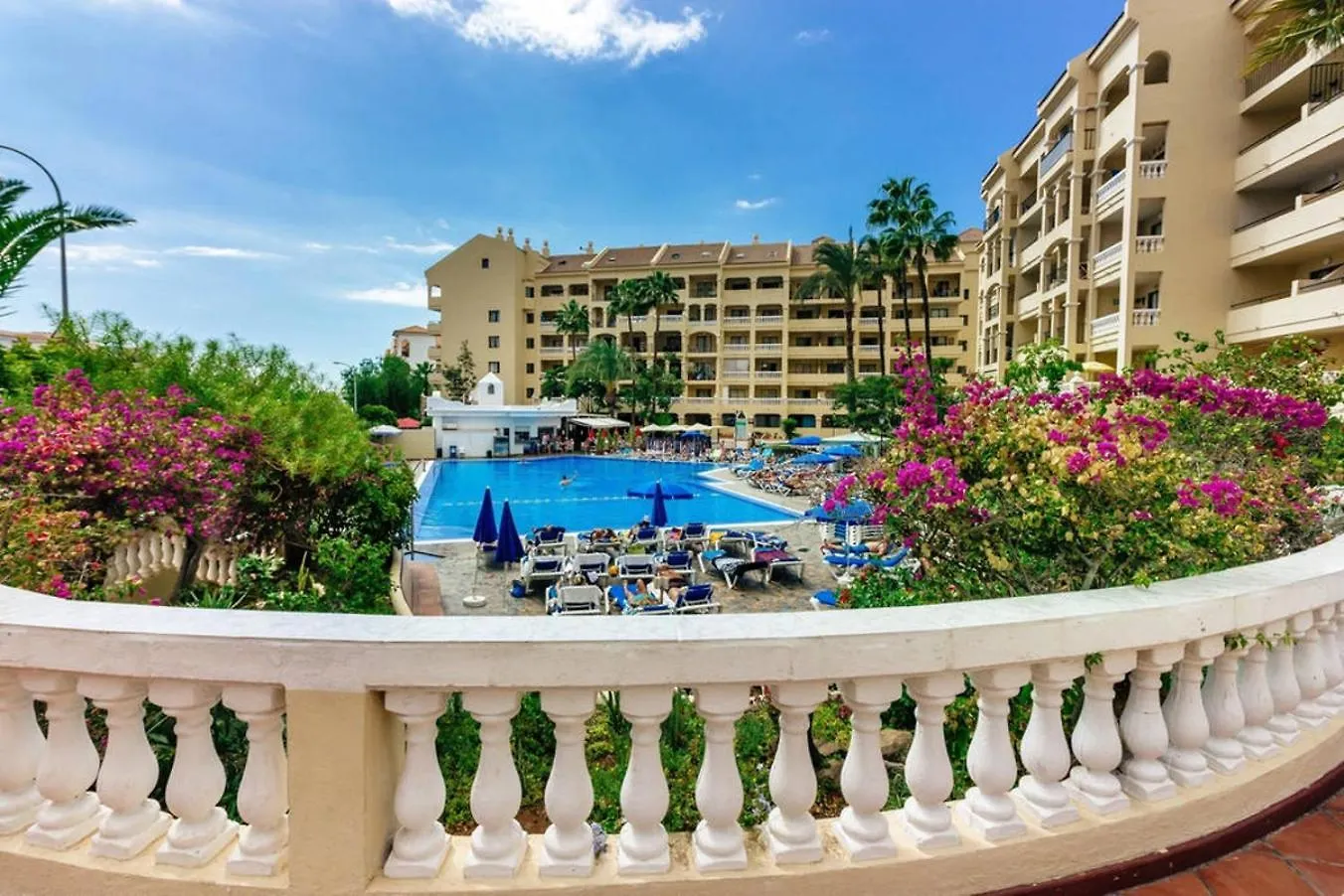 Apartment Pool And Sea View Studio In Castle Harbour C010 Los Cristianos  Spain